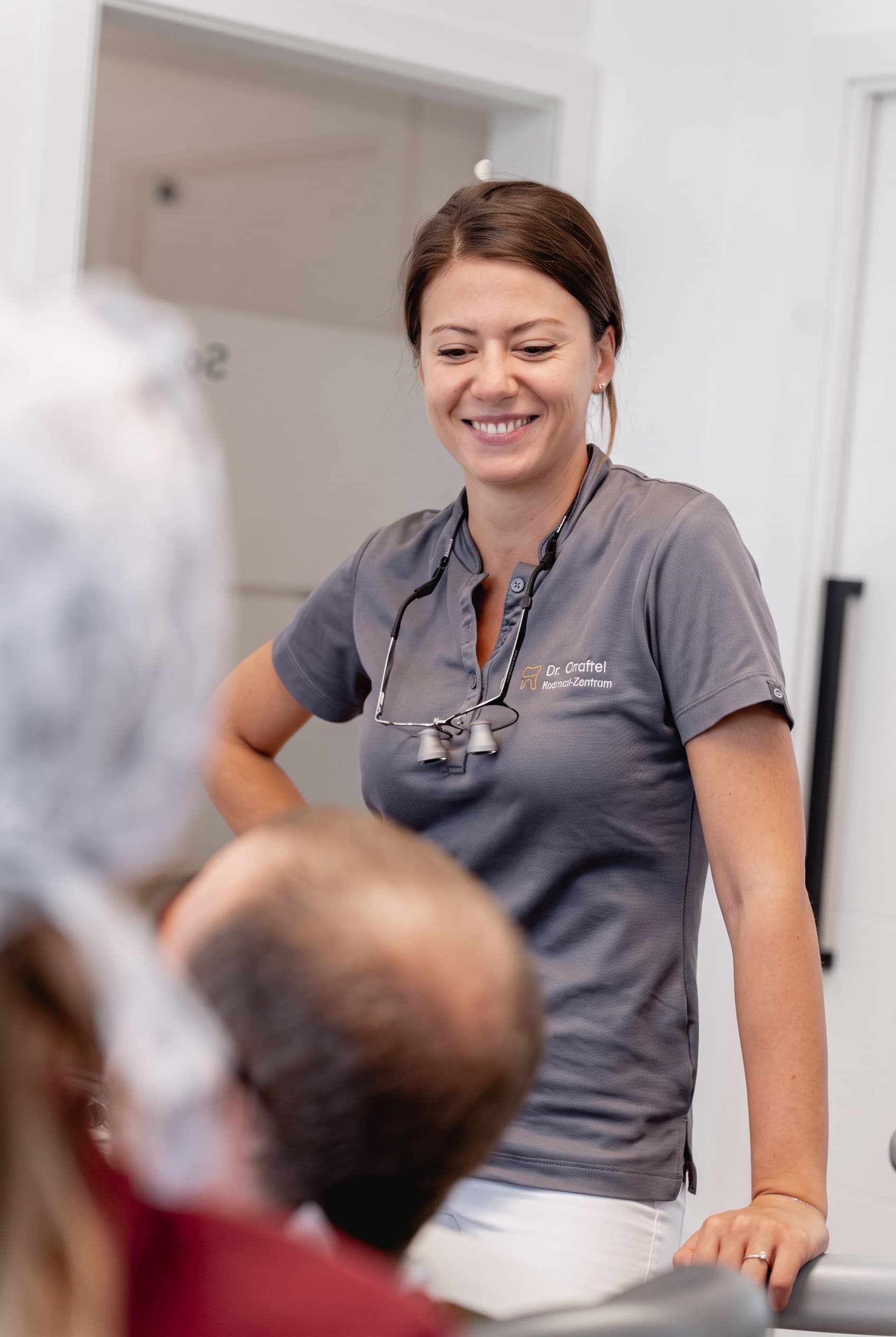 Porträt Dr. med. dent. Andrada Onofrei